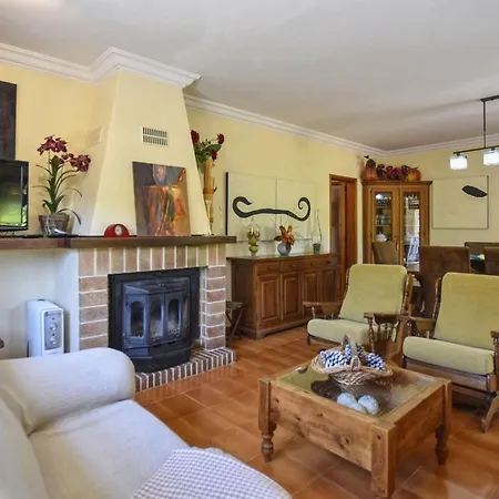 Haus Mit Schwimmbad Fuer 6 Personen 5 Min Vom Mee By Interhome Casa vacanze Pollença